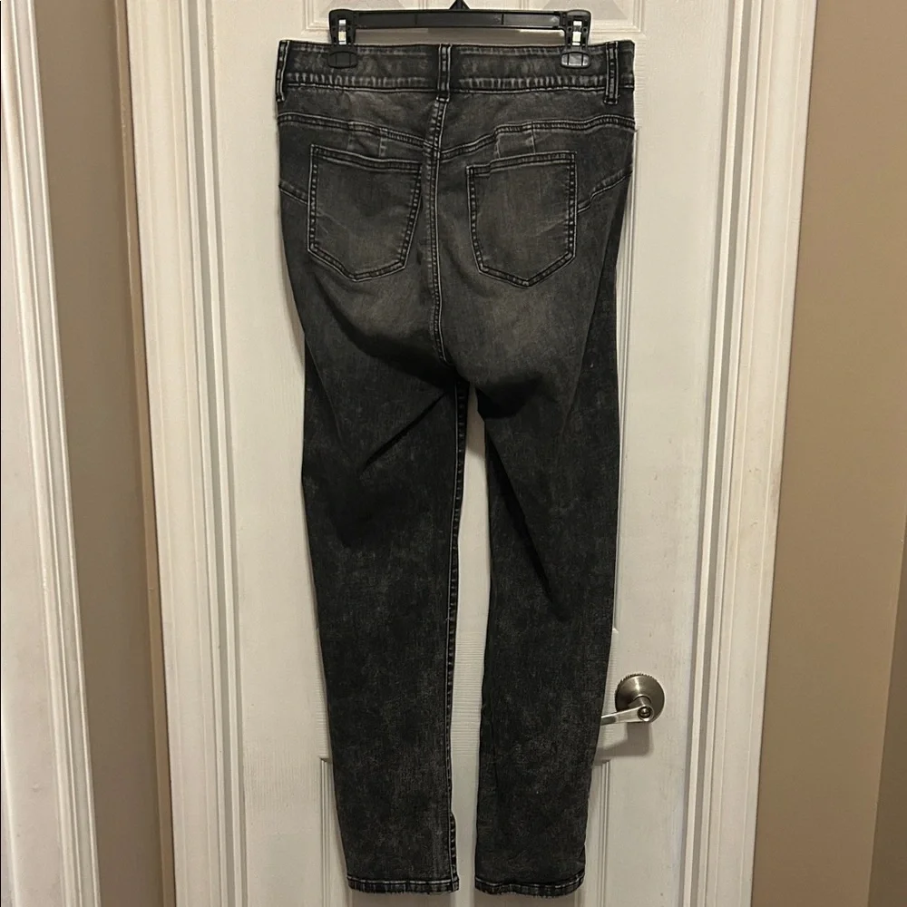 Black Acid Wash Bombshell Straight Jeans - Picture 2 of 6